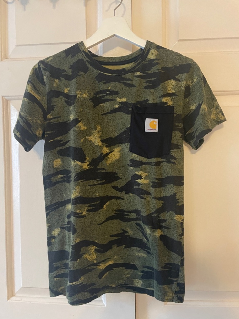 Carhartt Boys Olive Green Camo Tee with Black Pocket L 14/16
